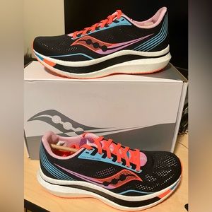 Saucony Endorphin Pro women’s running shoes 9.5 NEW